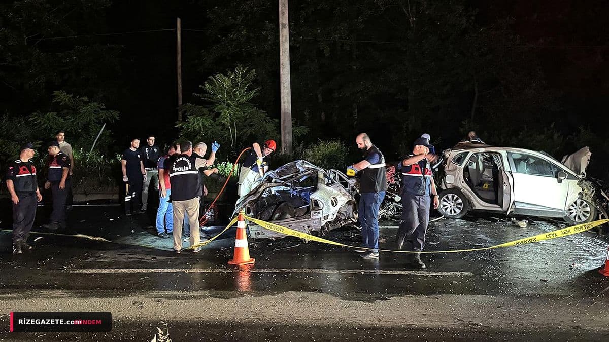 Ayder Yolu'nda Kafa Kafaya Çarpışma: 3 Yabancı Turist Çocuk Yaralandı, Trafik Kilitlendi