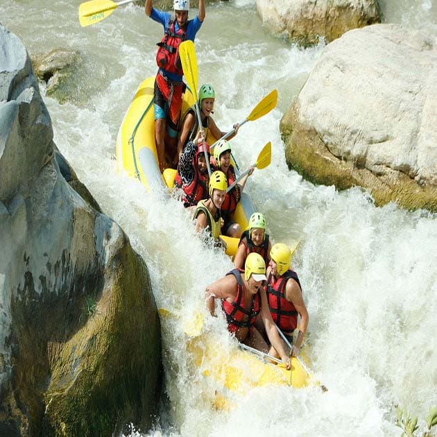 Fırtına Deresi'nde Rafting Heyecanı: Adrenalin Dolu Günler