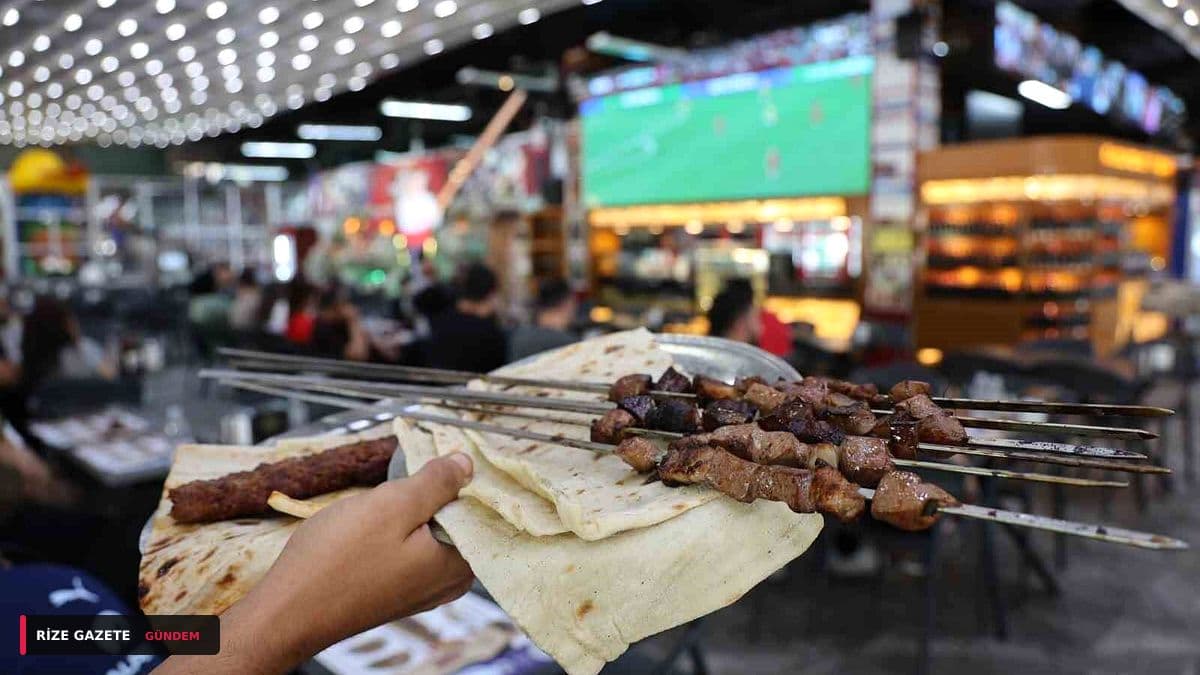 Rize Milli Maç Coşkusuyla Tek Yürek Oldu: Dev Ekranlarda Dev Heyecan